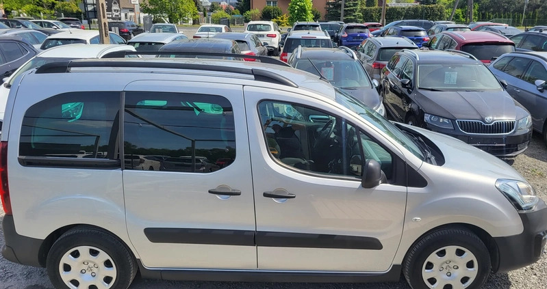 Peugeot Partner cena 59900 przebieg: 51819, rok produkcji 2016 z Dukla małe 379